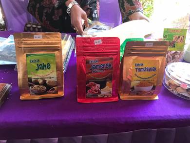 Produk unggulan berbahan herbal karya Kader Desa Canditunggal Kabupaten Lamongan