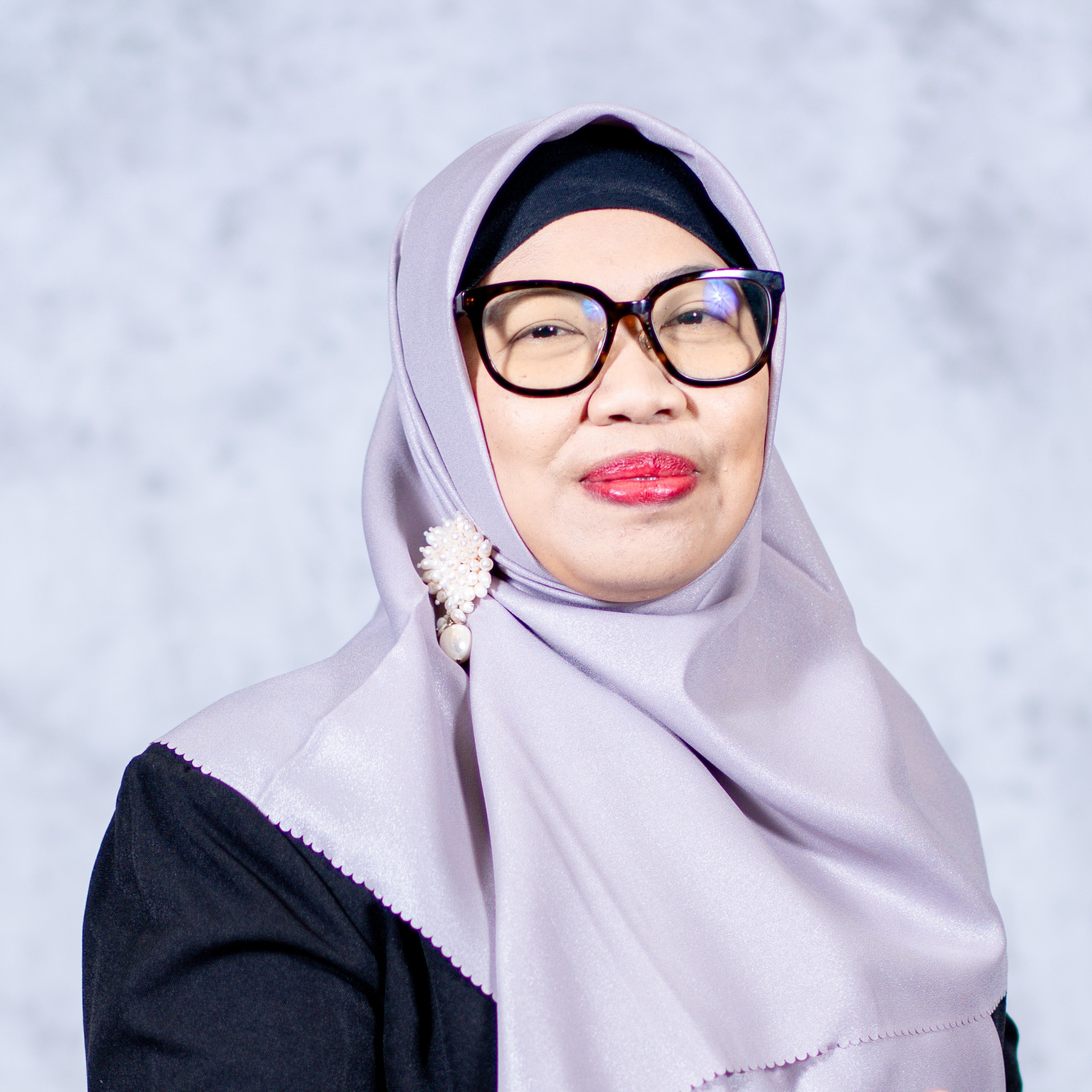 Prof. apt. Dewi Melani Hariyadi, S.Si., M.Phil., PhD.